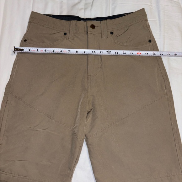 Fall Creek Men's Size 32 Khaki Shorts - Picture 5 of 6